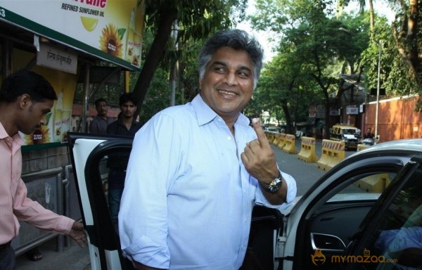 Bollywood Celebrities Cast Their Votes Gallery