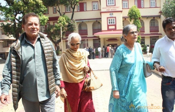Bollywood Celebrities Cast Their Votes Gallery