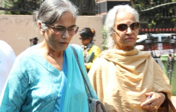Bollywood Celebrities Cast Their Votes Gallery