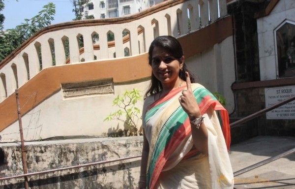 Bollywood Celebrities Cast Their Votes Gallery