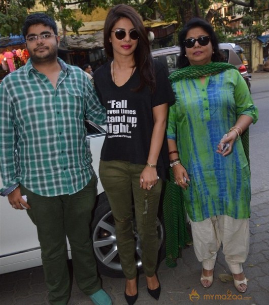 Bollywood Celebrities Cast Their Votes Gallery