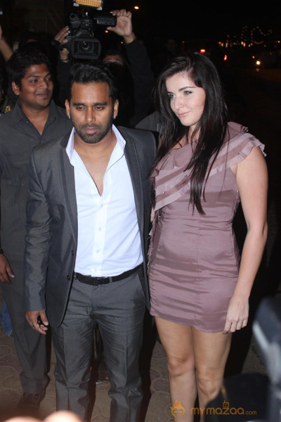 Bollywood Celebs at Bunty Walia Wedding Party Photos