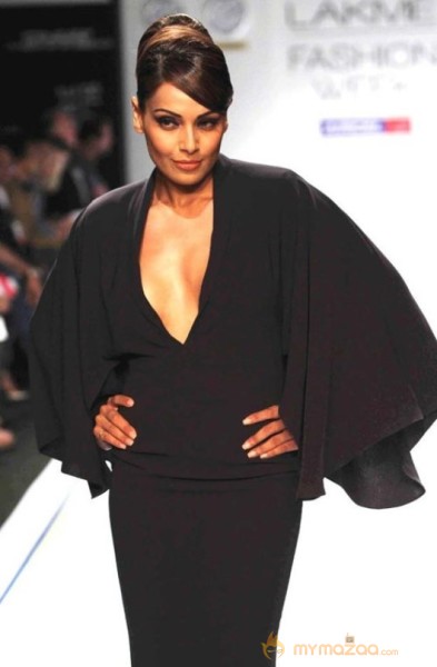 Bollywood Celebs at LFW Week Grand Finale Photos