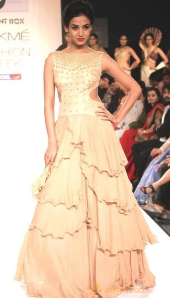 Bollywood Celebs at LFW Week Grand Finale Photos