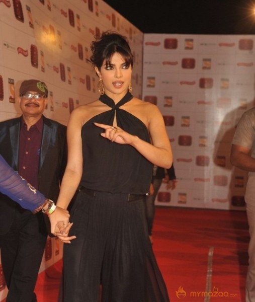 BOLLYWOOD CELEBS AT STARDUST AWARDS PHOTOS