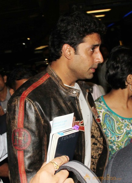 Bollywood Celebs Back From IIFA Award 2013 