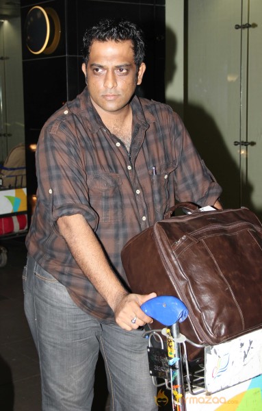 Bollywood Celebs Back From IIFA Award 2013 