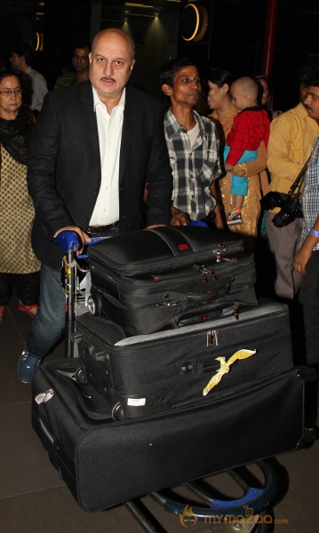 Bollywood Celebs Back From IIFA Award 2013 