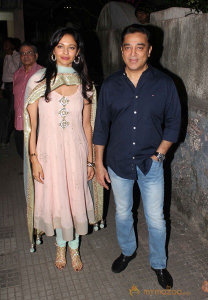 BOLLYWOOD CELEBS PICS AT VISWAROOP PREMIERE SHOW