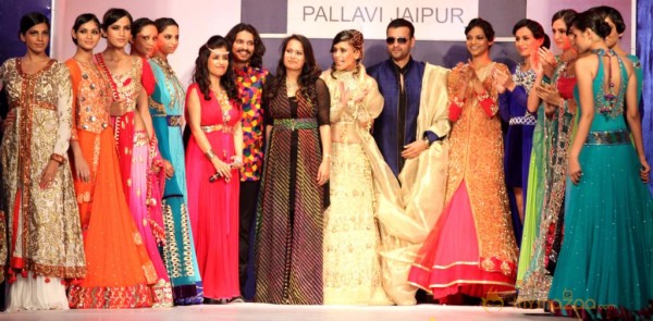 Bollywood & Maharana Arvind Singh At Rajasthan Fashion Week  