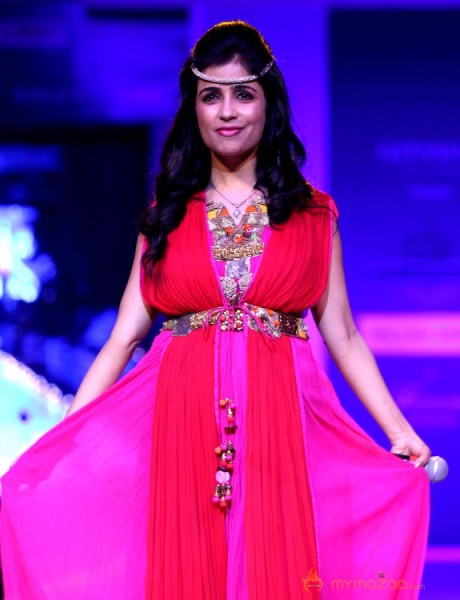 Bollywood & Maharana Arvind Singh At Rajasthan Fashion Week  