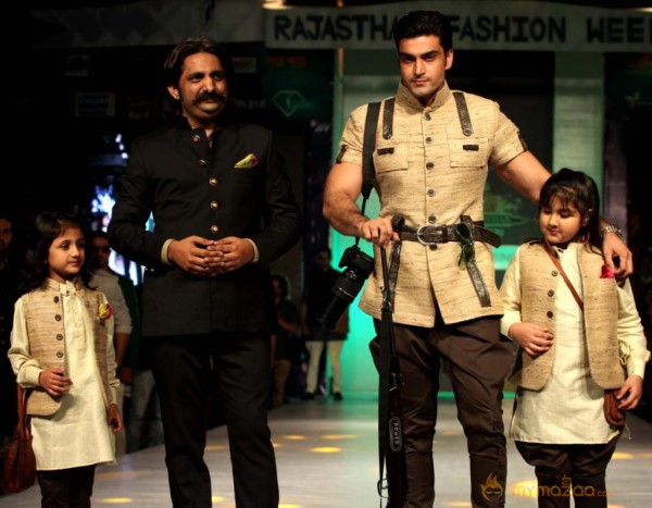 Bollywood & Maharana Arvind Singh At Rajasthan Fashion Week  