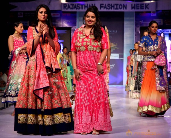 Bollywood & Maharana Arvind Singh At Rajasthan Fashion Week  