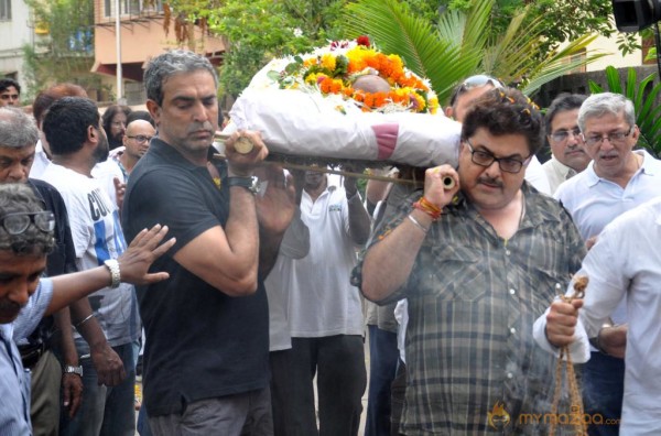 Bollywood Photographer Jagdish Mali Passes Away 