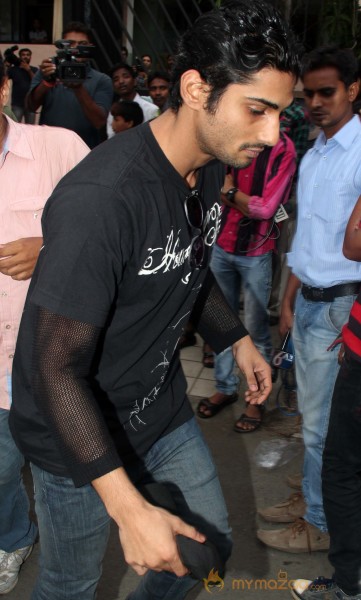 Bollywood Stars At Condolence Meet Of Jia Khan 