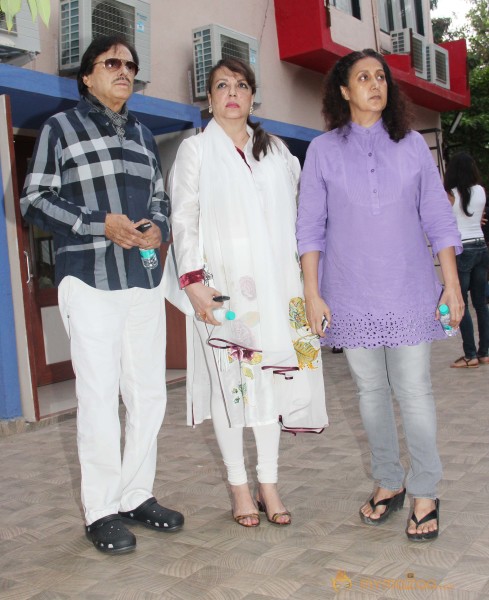 Bollywood Stars At Condolence Meet Of Jia Khan 