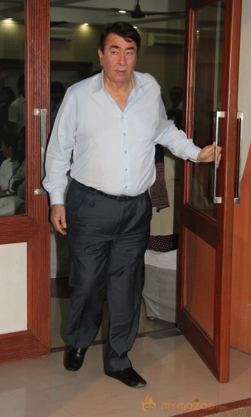 Bollywood Stars At Condolence Meet Of Jia Khan 