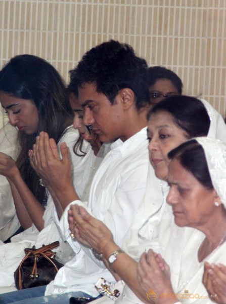 Bollywood Stars At Condolence Meet Of Jia Khan 
