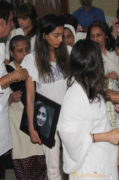 Bollywood Stars At Condolence Meet Of Jia Khan 