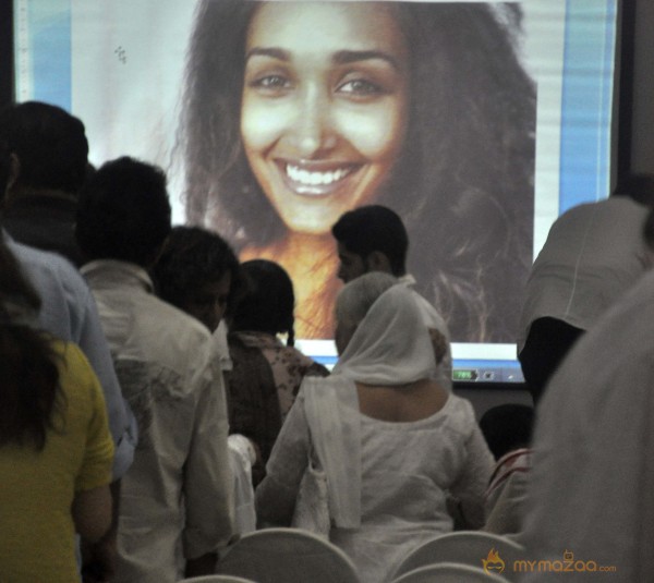 Bollywood Stars At Condolence Meet Of Jia Khan 