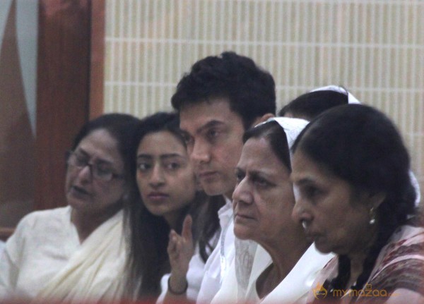 Bollywood Stars At Condolence Meet Of Jia Khan 