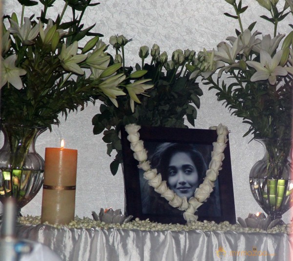 Bollywood Stars At Condolence Meet Of Jia Khan 