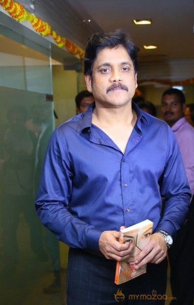 Celebs at Age Erase Book Launch Photos