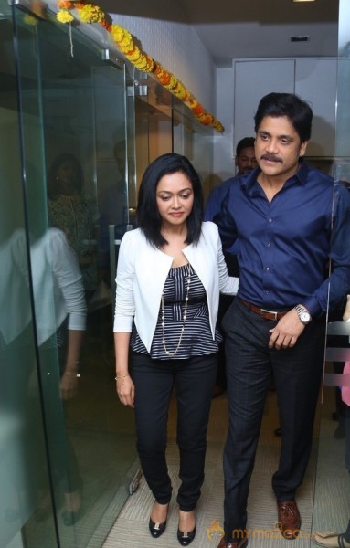 Celebs at Age Erase Book Launch Photos