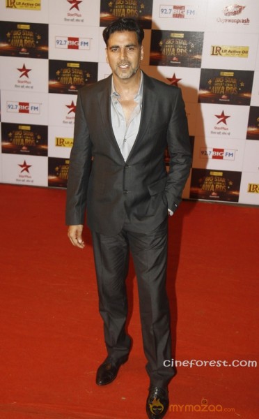 Celebs At Big Star Entertainment Awards 2012 Photos