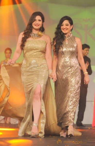 Celebs At IBJA Fashion Show Photos