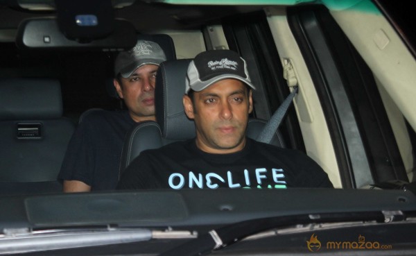 Celebs Visited Sanjay Dutt House 