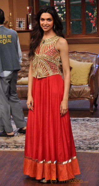 Chennai Express Promotions at Comedy Nights Gallery