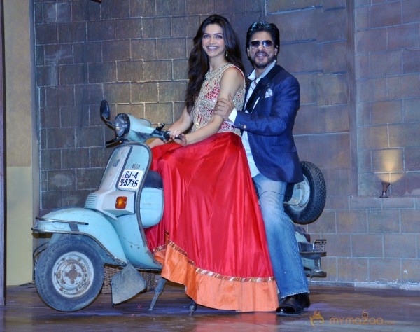 Chennai Express Promotions at Comedy Nights Gallery