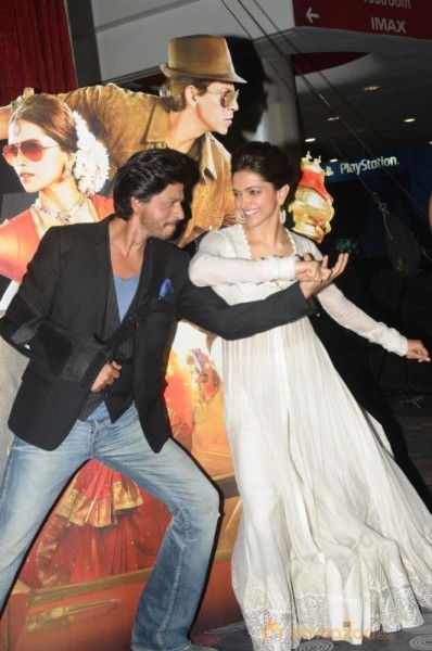 Chennai Express Trailer Launch Photos