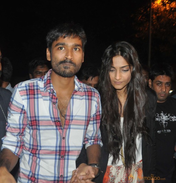 Dhanush & Sonam Kapoor Promote Raanjhanaa In Mumbai 