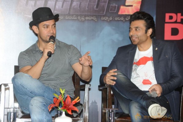 Dhoom 3 Movie Press Meet Photos
