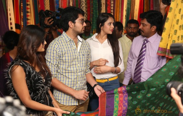 Dil Diwana Team at Silk India Expo Stills