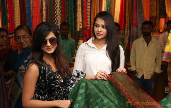 Dil Diwana Team at Silk India Expo Stills