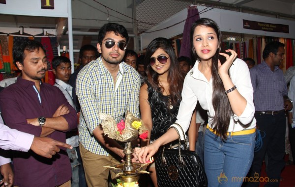 Dil Diwana Team at Silk India Expo Stills