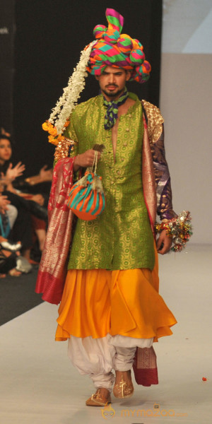 Exclusive Pakistan Fashion Week 2009-Gallery 