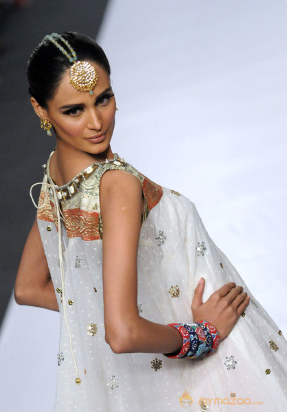 Exclusive Pakistan Fashion Week 2009-Gallery 