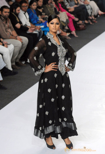 Exclusive Pakistan Fashion Week 2009-Gallery 