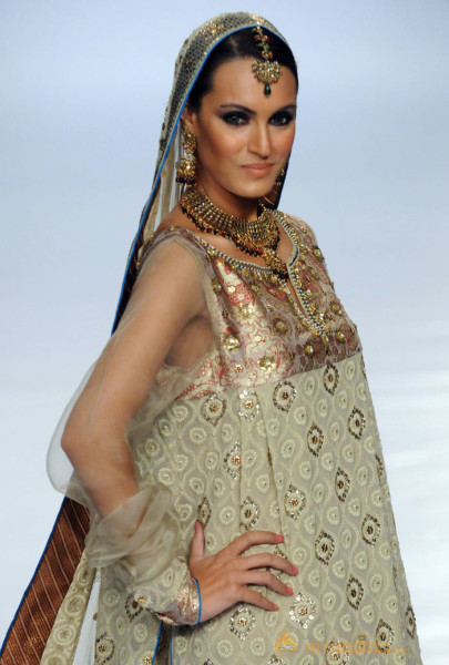 Exclusive Pakistan Fashion Week 2009-Gallery 