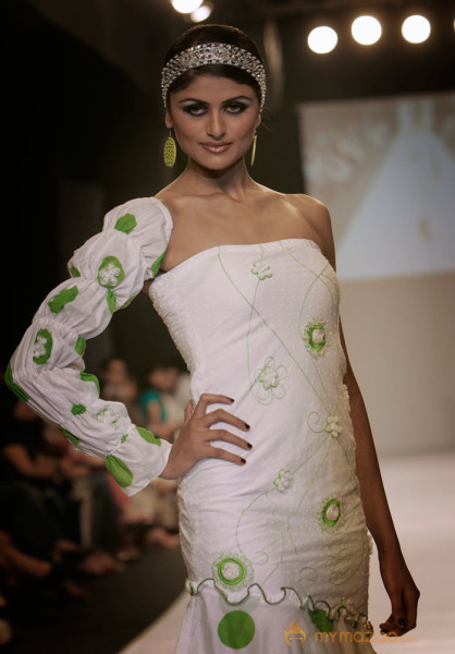 Exclusive Pakistan Fashion Week 2009-Gallery 