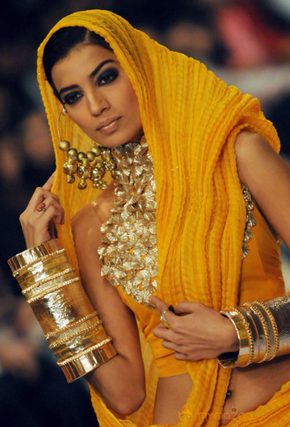 Exclusive Pakistan Fashion Week 2009-Gallery 