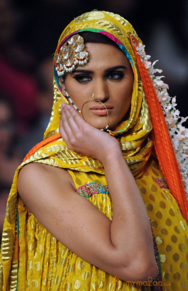 Exclusive Pakistan Fashion Week 2009-Gallery 