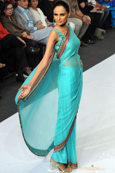 Exclusive Pakistan Fashion Week 2009-Gallery 