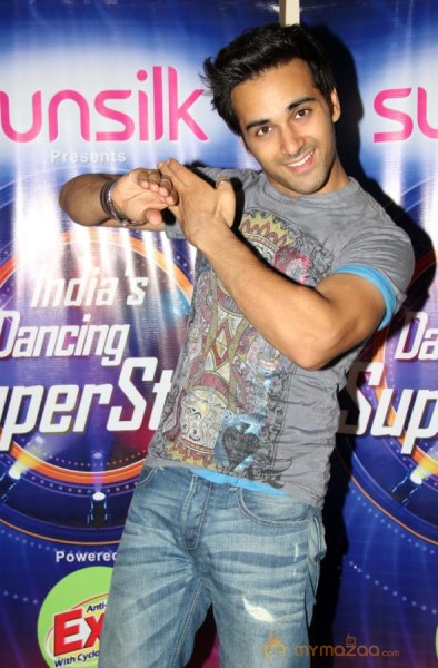 Fukrey Promotion At India's Dancing Superstar 