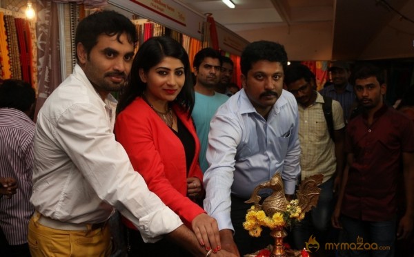 Gate Movie Team at Hastashilpi Silk India Expo Event Gallery