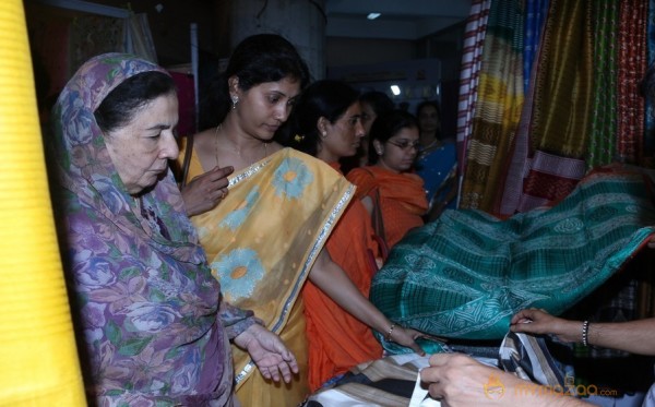 Gate Movie Team at Hastashilpi Silk India Expo Event Gallery